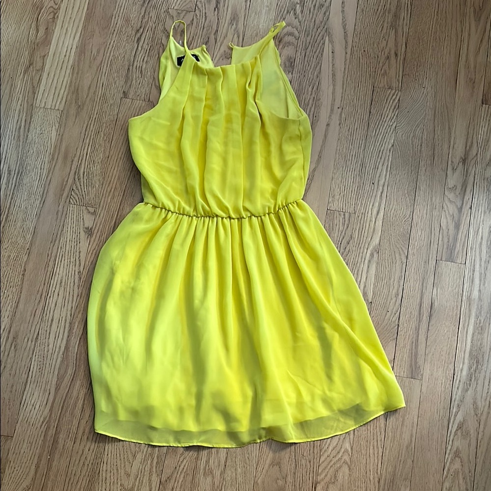 A. Byer Vibrant Yellow Top